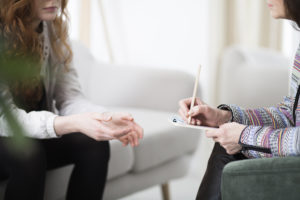 Un moment d'écoute et de partage, dans un cadre serein – une séance où la parole se libère en toute confiance."
